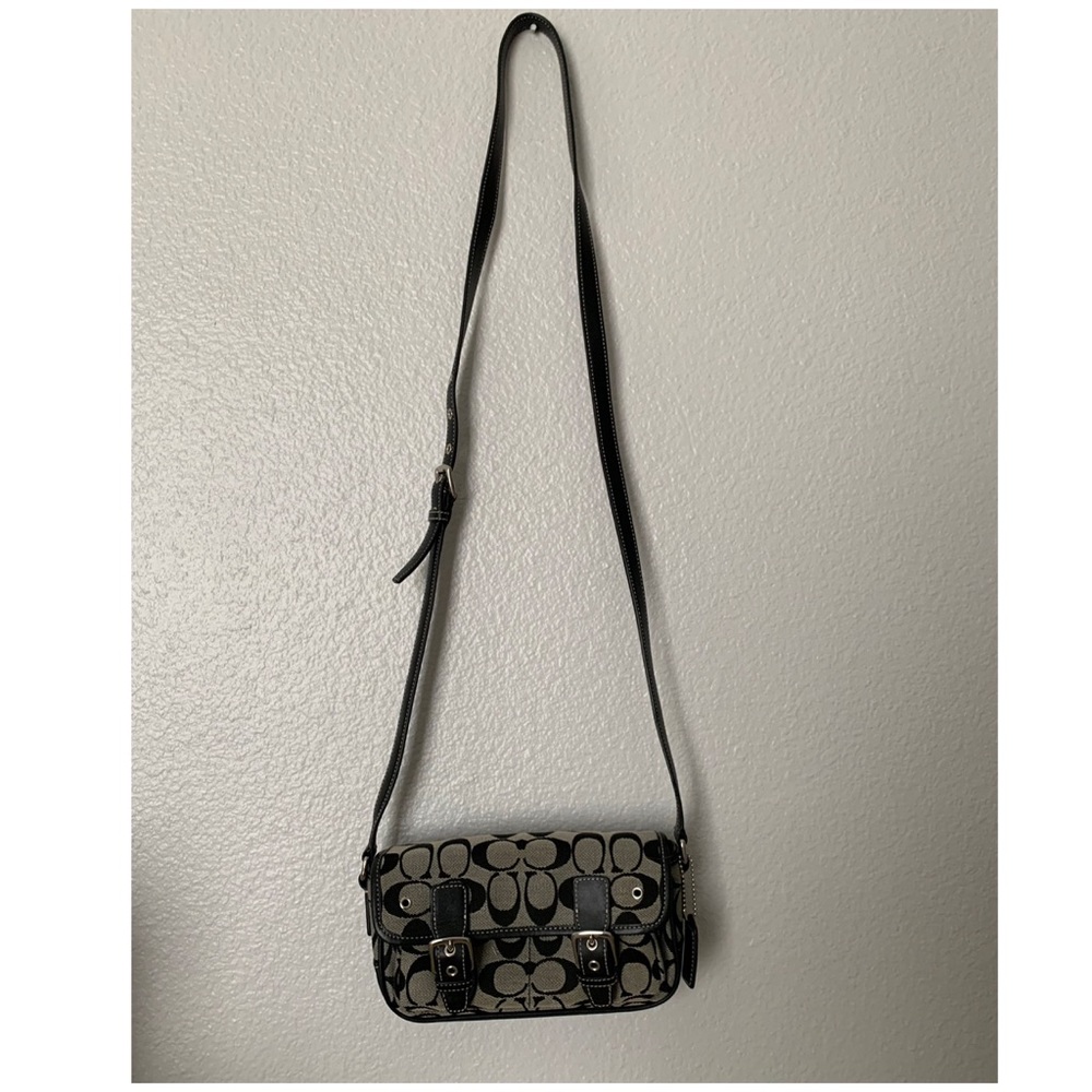 Classic Coach Crossbody Bag!